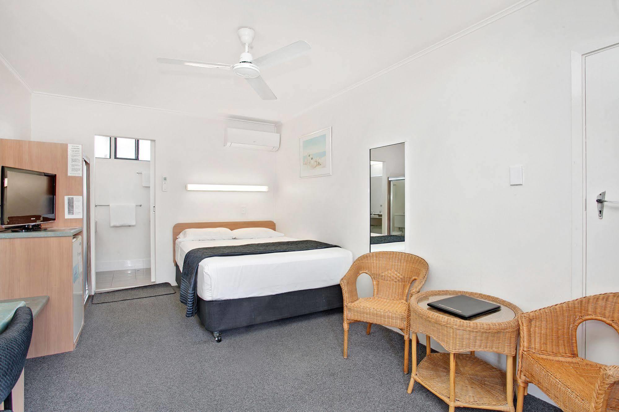 Beach House Motel Townsville Exterior foto